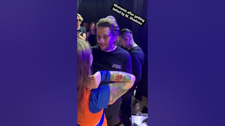 Who else can say they’ve been tattooed by M. Shadows? 🖋️