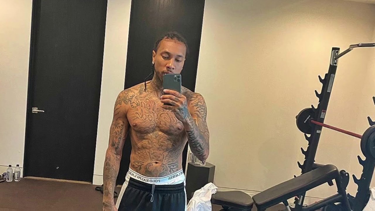 Some *SHIRTLESS* Moments from Tyga's Instagram - YouTube