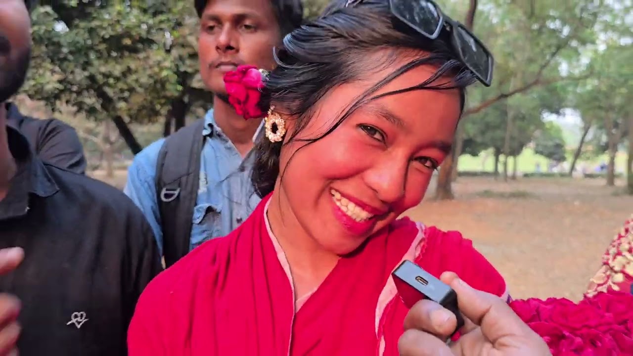 জিয়া উদ্যানের সেলিব্রেটি বৃষ্টি। সেল্ফি তুলতে অপেক্ষা করতে হয়! #ভাইরাল_বৃষ্টি