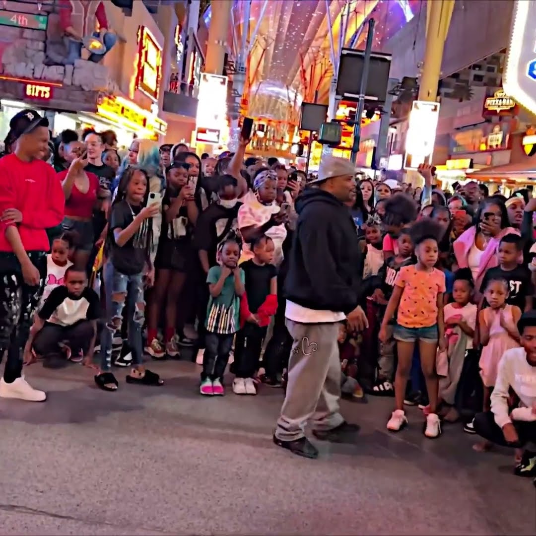 Walk like you want it? Sassy ate vid : “been looking 4 u finally got her #explorepage #fyp
