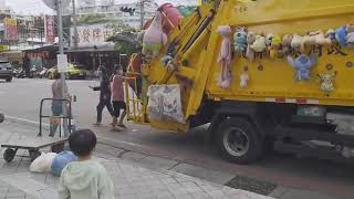 終於又看到娃娃垃圾車了#台中西屯#逢甲