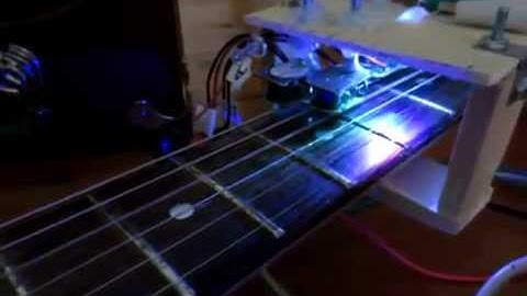 Auto-Droner Guitar (prototype 2) demo
