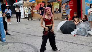 Sunday. 6Aes. Beautiful Cly Pion Busking. On Rainy Day. Hongdae Street.