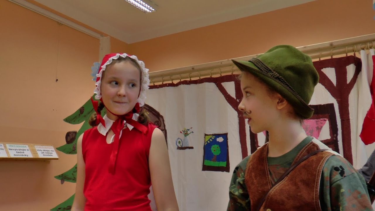 O ČERVENÉ KARKULCE