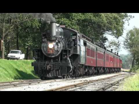 QuickClip™: Tractor Meets Train at Groff's Grove