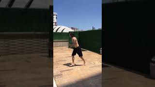 Afrika Örgüsü Ile Havuzda Yüzmek Ağır Çekim. Swimming With African Braids