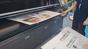 Sunthinks SC900 large format corrugated carton box digital printer.