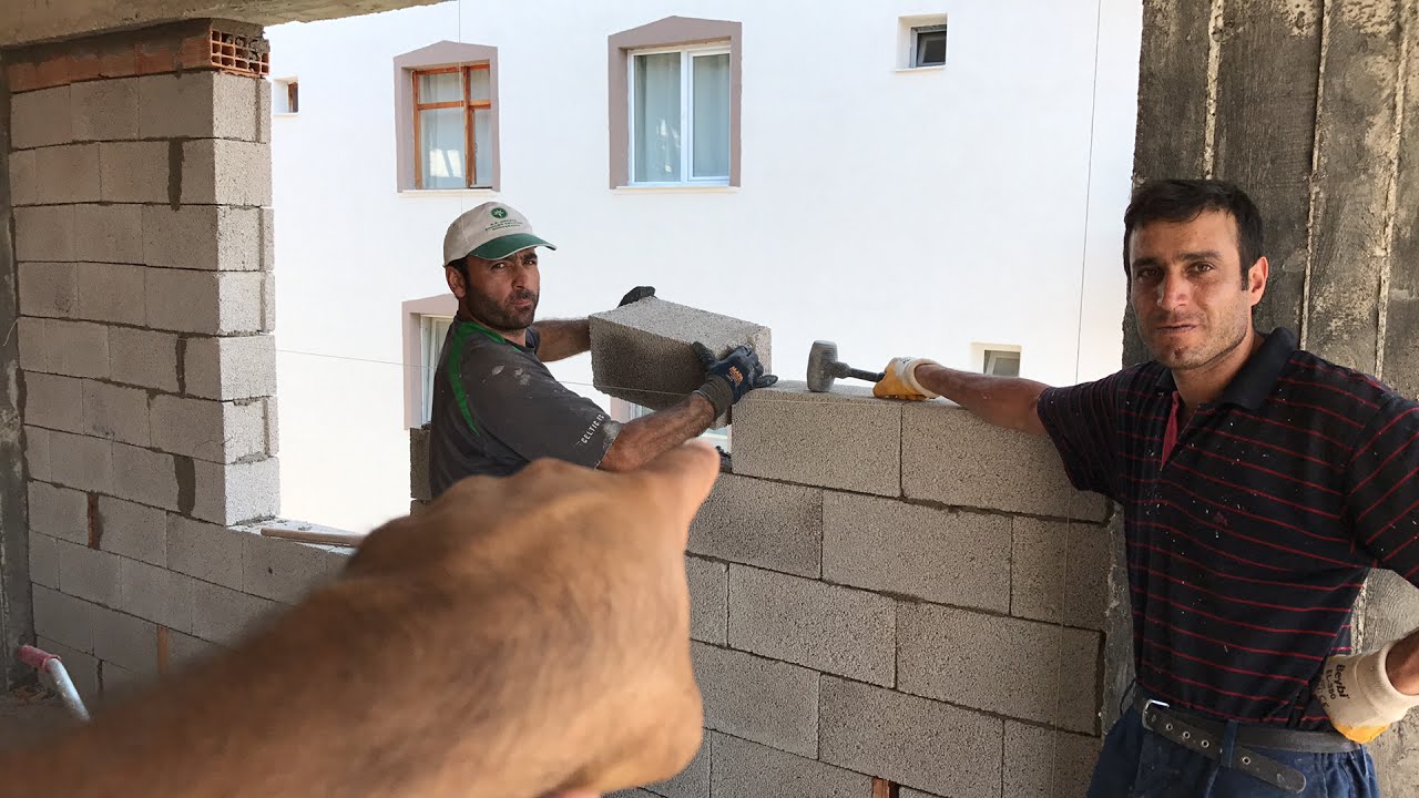 Muhendis Mimar Ve Uygulayicilar Tarafindan Begeni Ile Kullanilan Briket Duvar Bina Siginak Ic Ve Dis Mekanlarda Uygulama Yapilabilen Bir Siginak Cimento Mimari