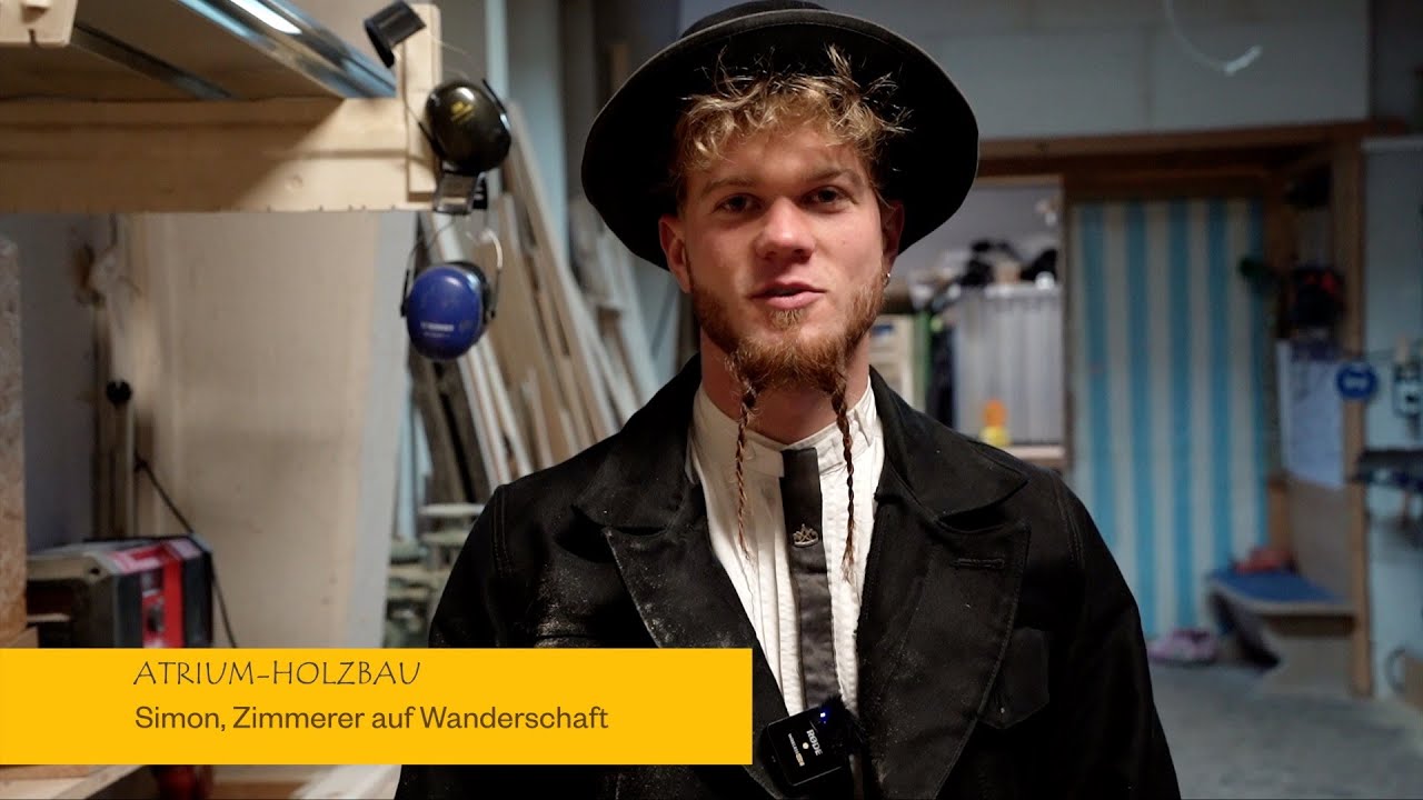 Wandergeselle bei Atrium-Holzbau