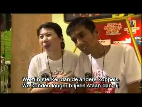 Video: Thais stel vestigt record voor langste zoen