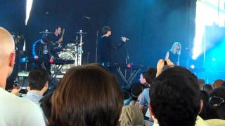 Cold Cave - The Laurels of Erotomania - COACHELLA 2011 - HD high definition - Full Opening song..