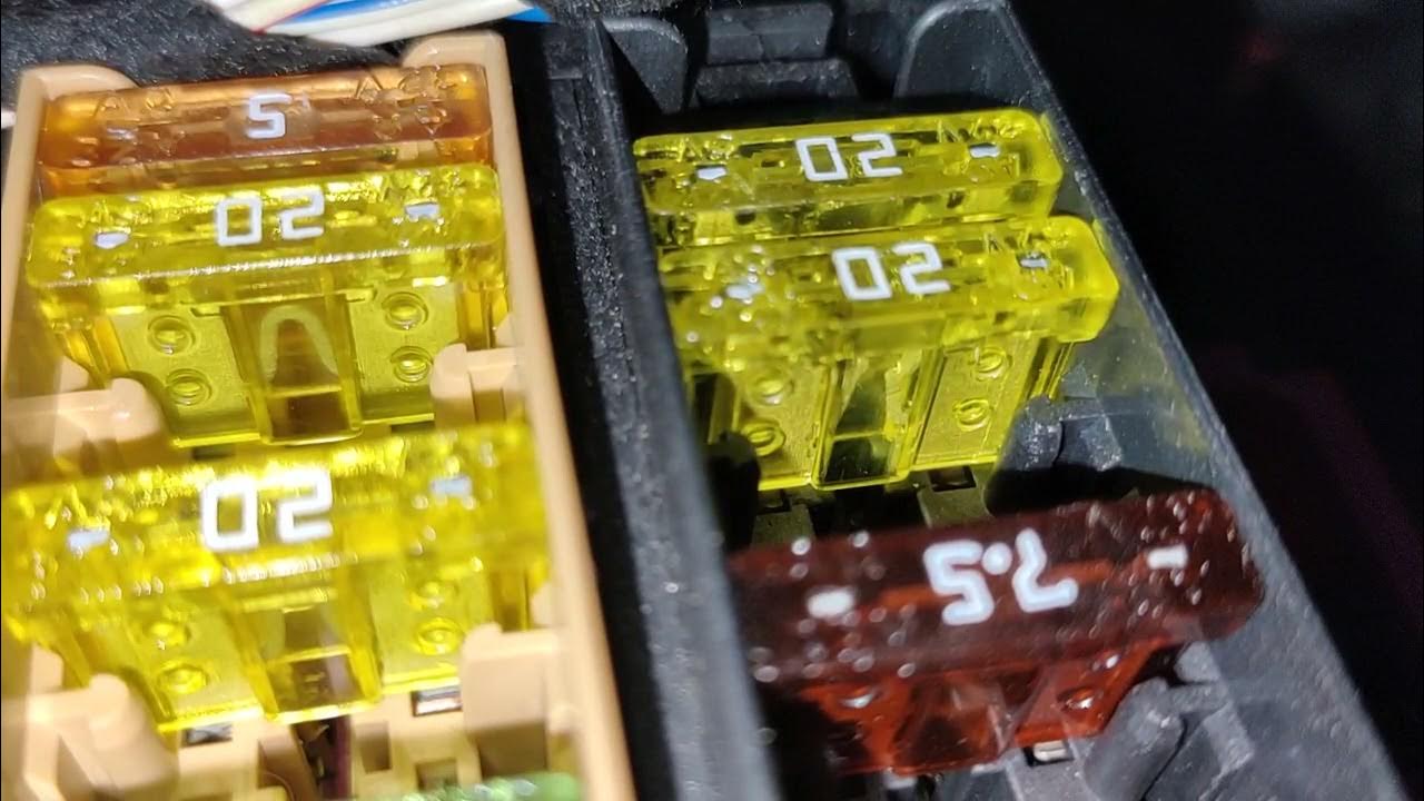 Porsche Macan middle cigarette lighter not working FIXED (fuse Location