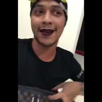 D KADOOR, SOPO SING KBIASAAN NGLEBOKNE PANGANAN NENG NJERO TAS NEK ARISAN?