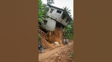 The Earth is Moving... Watch What Happens ! 🚨 #disaster #landslide #shortvideo