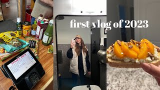trader joes haul, planning a party | first vlog of 2023
