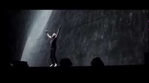 Comfortably Numb Roger Waters & David Gilmour HD London O2 The Wall Live 2011 official video