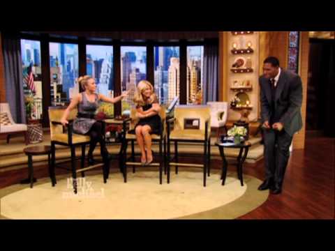 Hayden Panettiere Scares Michael Strahan on "LIVE with Kelly and Michael"