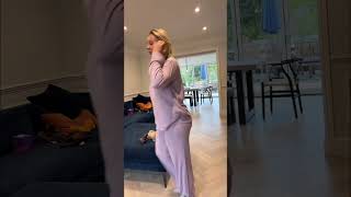 Loirinha Perfeita Toda De Rosinha Arrumando A Casa - Part 9