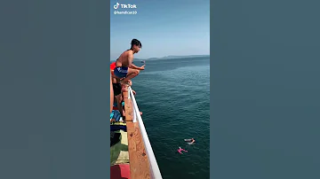 أفضل قفزة في البحر 