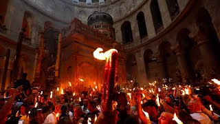 Orthodoxe Zeremonie: Feuer bei der Grabeskirche