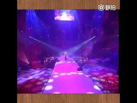 舞王张信哲《给我一些音乐》🎶😂  &  小伍哥互动