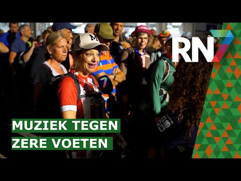 Met muziek houden de lopers het goed vol || VIERDAAGSE 2022