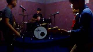 Download Lagu cover lagu goodbles - bis kota..by TWIN'S MP3