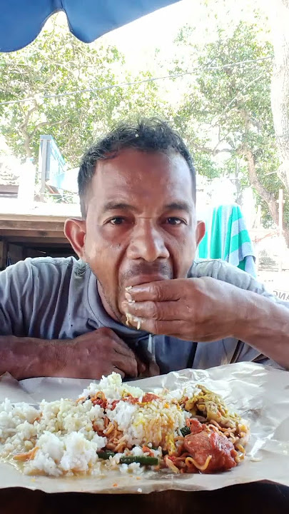 makan nasi ayam kecap #makan #shorts