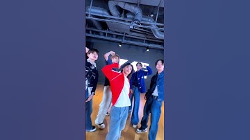 Aiki x Treasure Yoshi, Doyoung, Haruto, Junghwan #KINGKONGchallenge #kingkong #트레저 #kpop #shorts