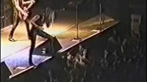 Skid Row - Piece of Me (live 1989) Bottle Incident