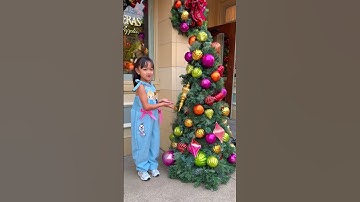 Mom doesn’t want the biggest Christmas tree 🎄🤣👧🏻👶🏻✅😱🌈🚀