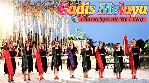 Gadis Melayu [Line Dance]-demo door Astri & Arabella LD Class