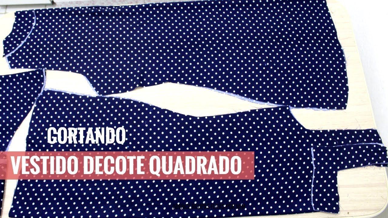 Aprenda a cortar um vestido com decote quadrado sem modelagem | PARTE 1