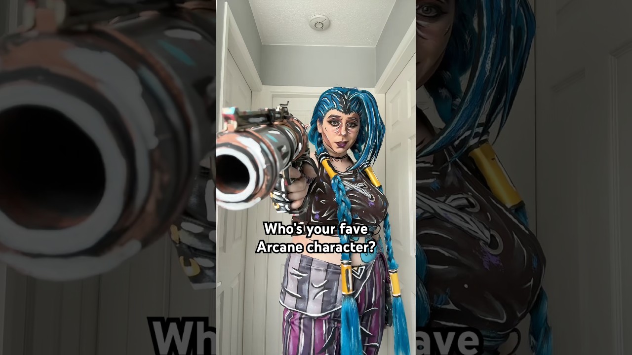 Mine’s Jinx & Isha 💙 #arcane #arcanecosplay #jinxcosplay #celshading #autumn2025 #fall #fallvibes