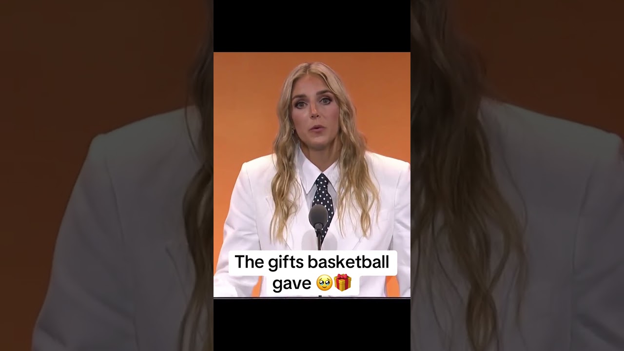 Elena Delle Donne's emotional message to the sport of basketball during her Hall of Fame speech ❤️