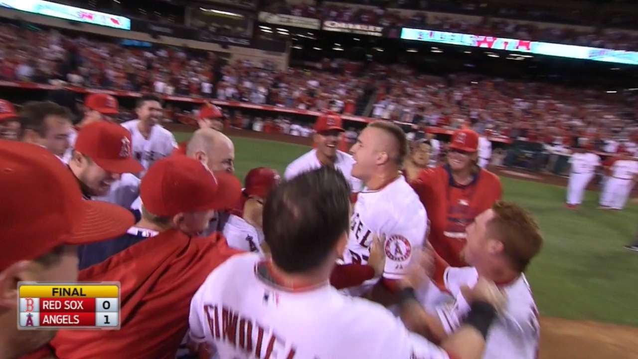7/17/15: Trout's walk-off blast lifts Angels to win