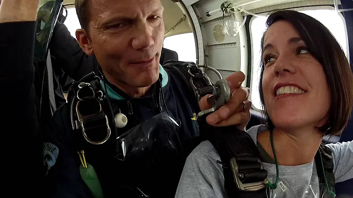 Blue Sky Divers: Skydive - Julie Dorr