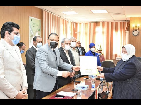 محافظ الشرقية يكرم الأمهات المثاليات ويؤكد الأم مصدر العطاء والسعادة والحياة