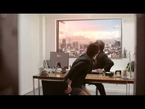 lg-tv-as-a-window---what-would-you-do-in-this-situation?---lg-meteor-prank