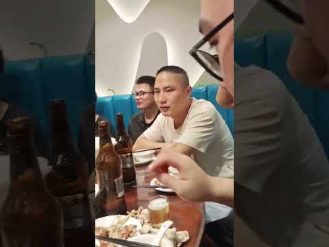 Video: Cheers în chineză: Eticheta de băut în China