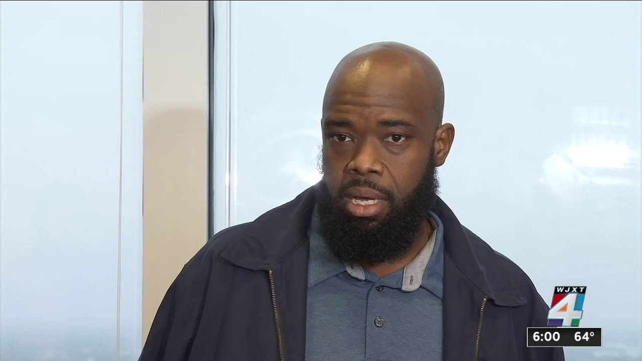 Jacksonville man suing JSO after being shot in the leg when an officer tried to take his gun