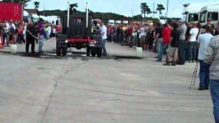 NASC 2010 Nationals Burn Out - 1948 Diner Truck prepares a tyre BBQ!