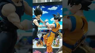 Dragonball Goku VS Vegeta .ahhhhhhhh Who is your hero