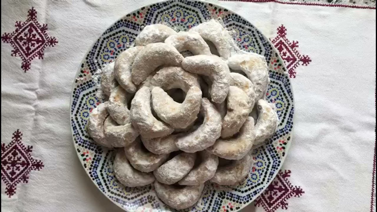 حلوة الهلال بالكاوكاو والزنجلان هشة واقتصادية وبدون خميرة