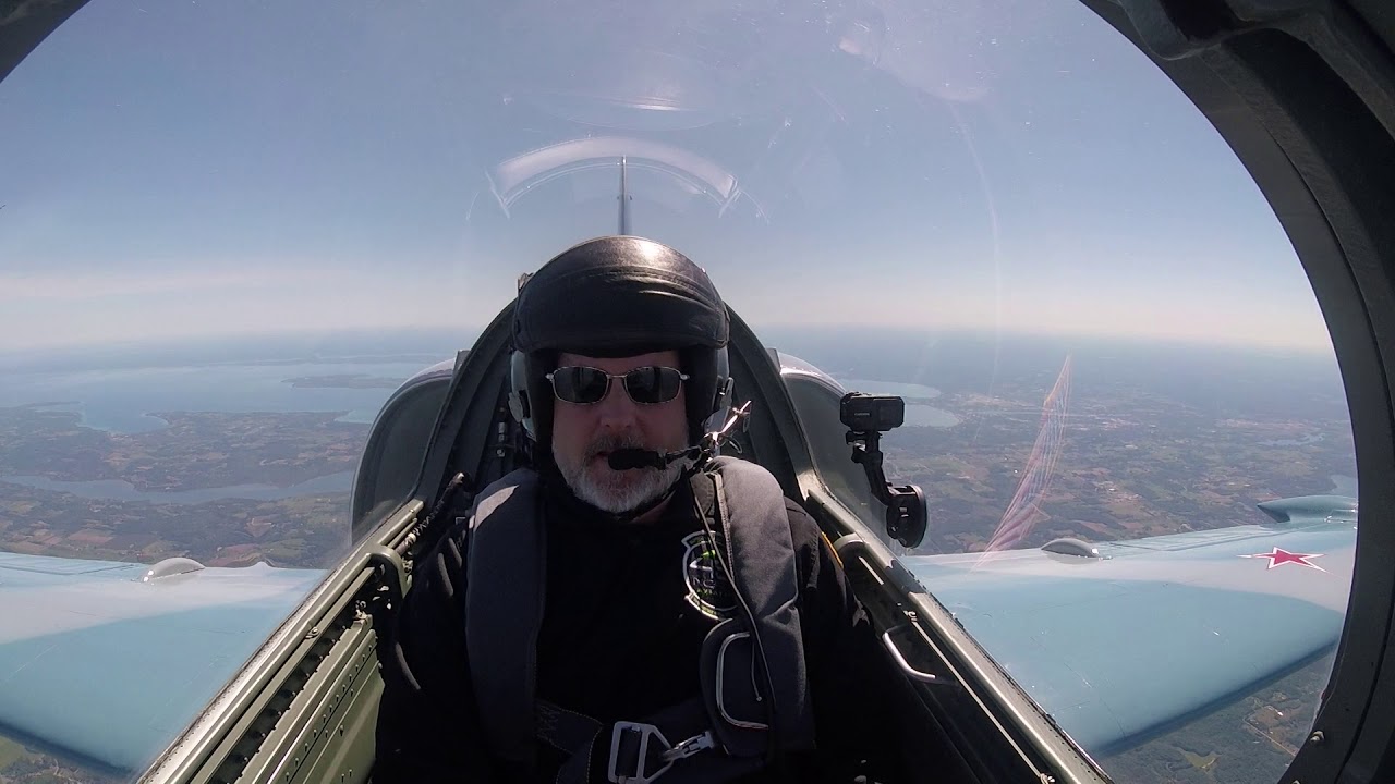 Flying an L39 fighter jet over Traverse City, Michigan! YouTube
