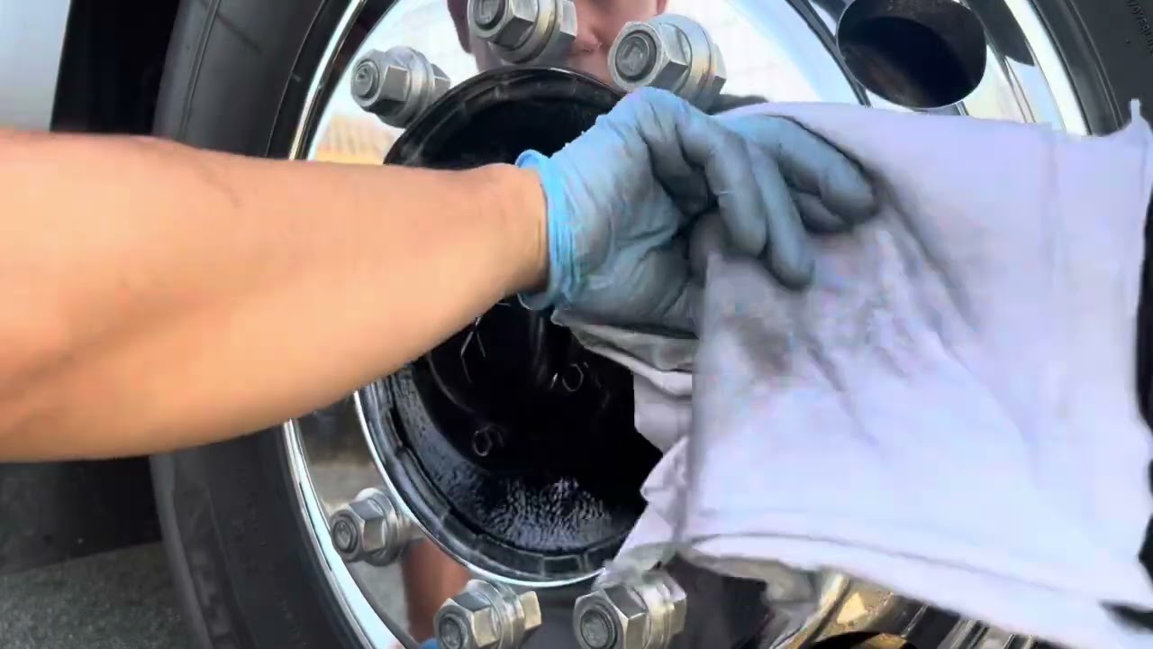 アルミホイール磨き！　研磨剤の欠点は油膜それを取る為に！油膜すら付けない磨き方　秘密の耐水ペーパー