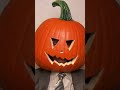 Dwight ci fa entrare nel mood 🎃 | The Office