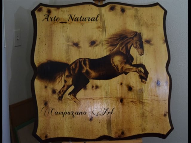 un caballo de madera