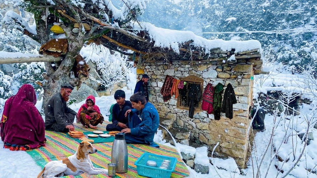 How People Survive the Harsh Snowy Winter in Afghanistan’s Coldest Mountain Village| Village Life🏠🏔️
