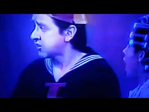 Chavo del 8: "Doña florinda se asusta y abraza a don ramon"